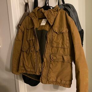 Men’s gap size small tan jacket zip up with buttons